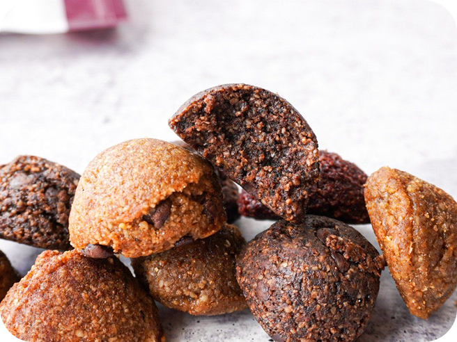 A ChipMonk Experiment! Low-Carb Keto 'Blue' Velvet Cupcakes